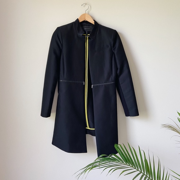 BCBGMaxAzria Jackets & Blazers - BCBG black coat 🦋